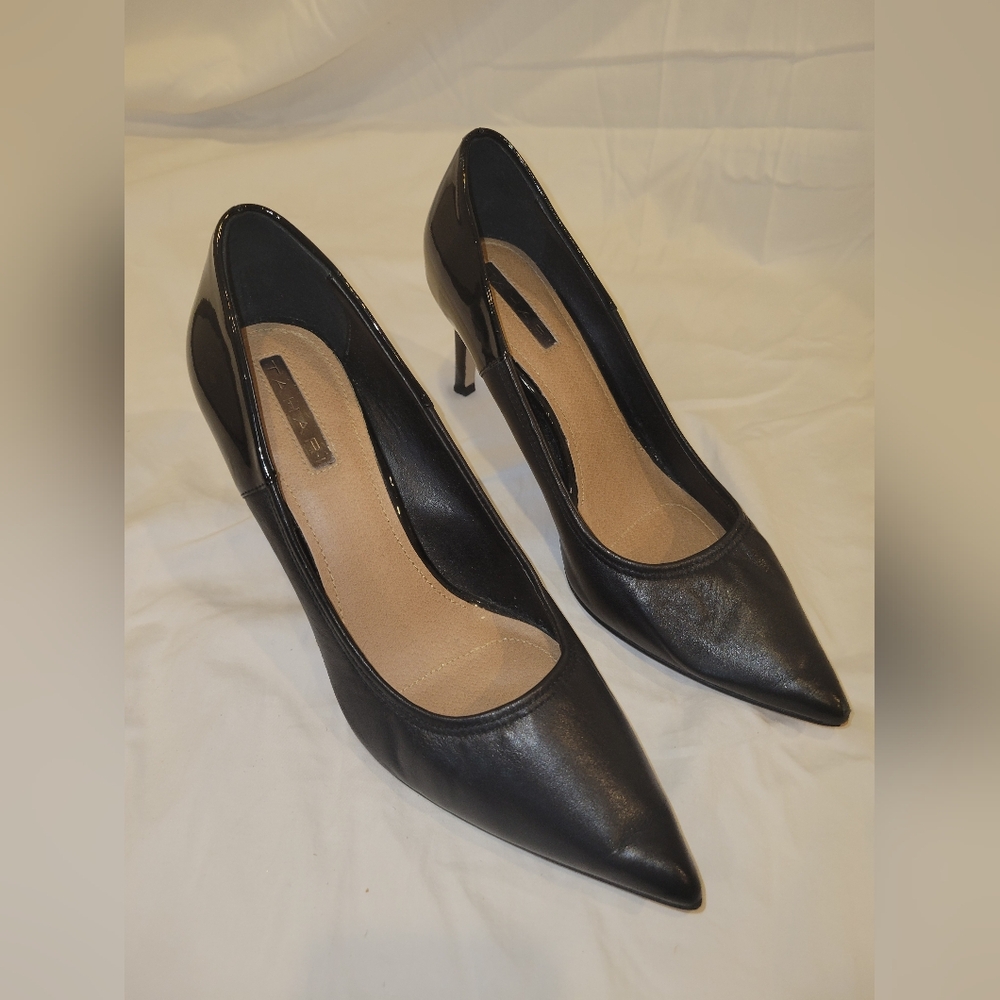 Tahari Classic Black Heels
